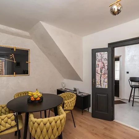 別荘 Perfect Old Town Location Two Bedroom House - L & M