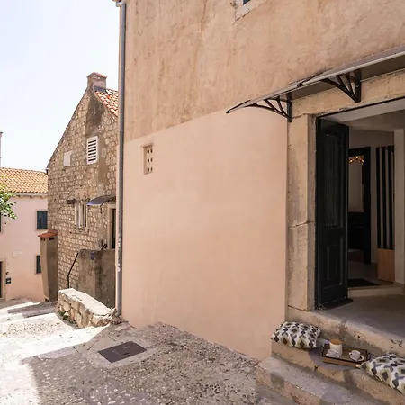 Perfect Old Town Location Two Bedroom House - L & M 別荘 ドゥブロブニク